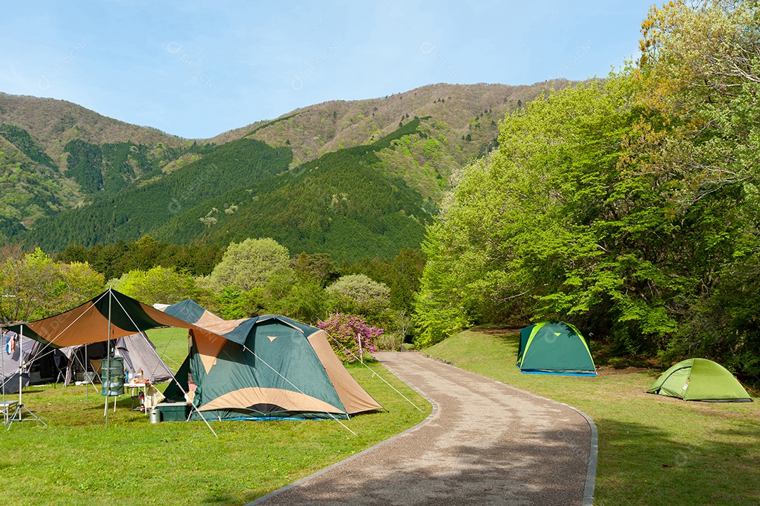 Barracas de acampamento no Parque Nacional Fuji-Hakone-Izu.