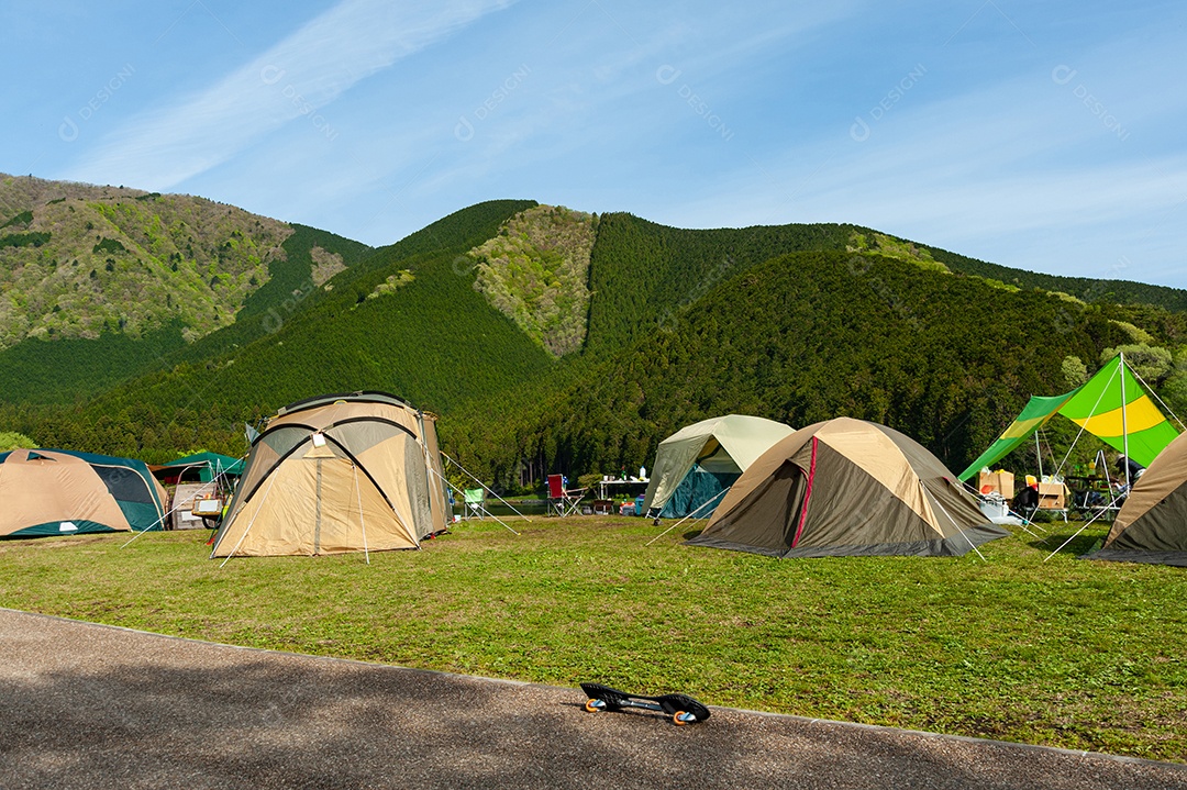 Barracas de acampamento no Parque Nacional Fuji-Hakone-Izu.