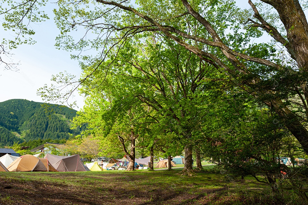 Barracas de acampamento no Parque Nacional Fuji-Hakone-Izu.