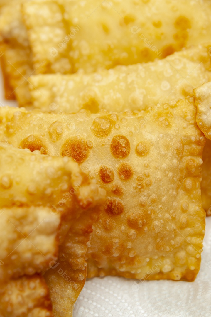 Comida tradicional brasileira chamada PASTEL