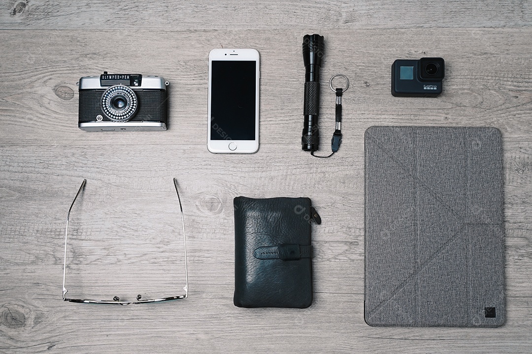 Nova câmera de ação GoPro Hero 7 Black com acessórios de viagem