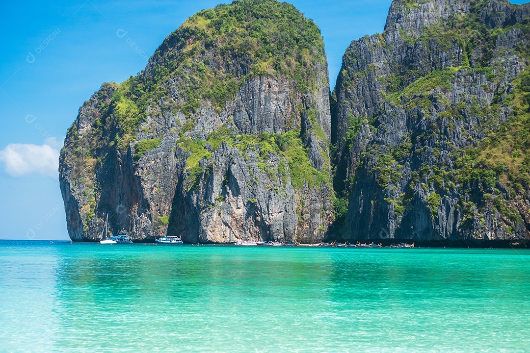 Belas paisagens da praia de Maya Bay na ilha de Phi Phi, Krabi, Tailândia. Marco, destino Sudeste Asiático Viagens, férias e conceito de férias