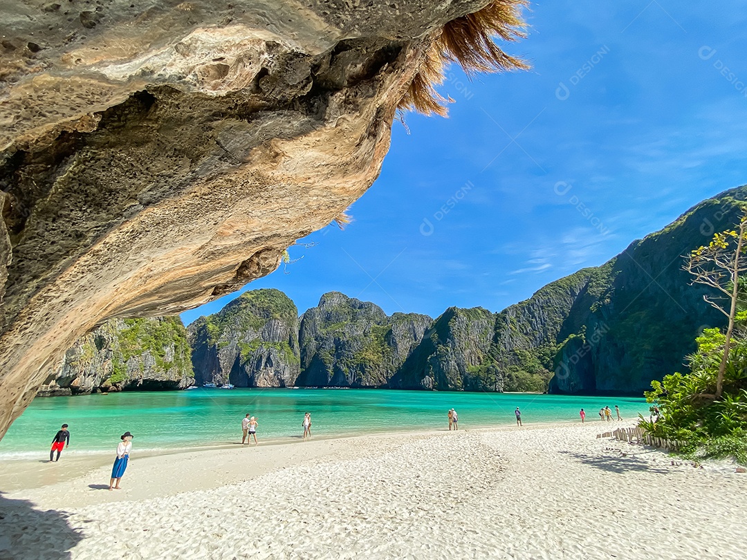 Belas paisagens da praia de Maya Bay na ilha de Phi Phi, Krabi, Tailândia. Marco, destino Sudeste Asiático Viagens, férias e conceito de férias