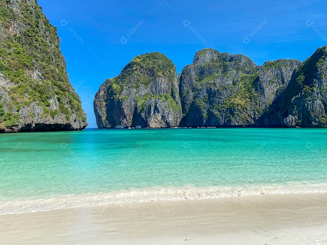 Belas paisagens da praia de Maya Bay na ilha de Phi Phi, Krabi, Tailândia. Marco, destino Sudeste Asiático Viagens, férias e conceito de férias
