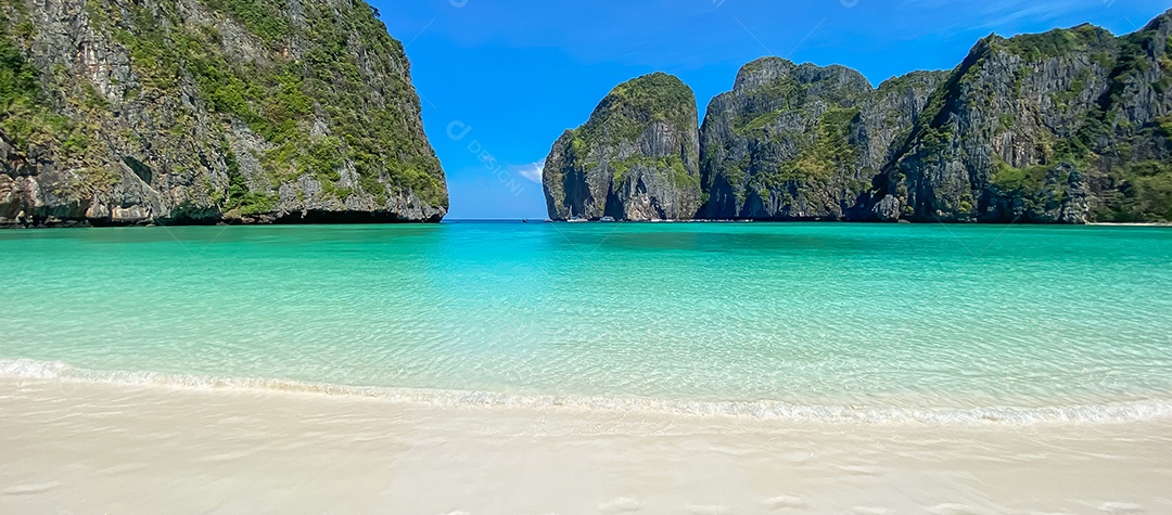Belas paisagens da praia de Maya Bay na ilha de Phi Phi, Krabi, Tailândia. Marco, destino Sudeste Asiático Viagens, férias e conceito de férias