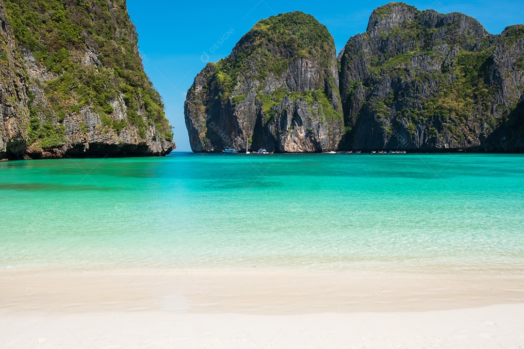 Belas paisagens da praia de Maya Bay na ilha de Phi Phi, Krabi, Tailândia. Marco, destino Sudeste Asiático Viagens, férias e conceito de férias