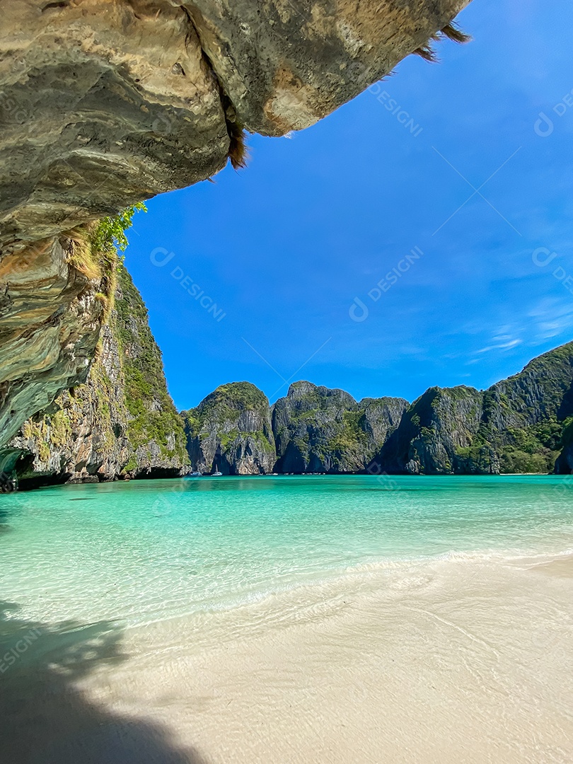 Belas paisagens da praia de Maya Bay na ilha de Phi Phi, Krabi, Tailândia. Marco, destino Sudeste Asiático Viagens, férias e conceito de férias