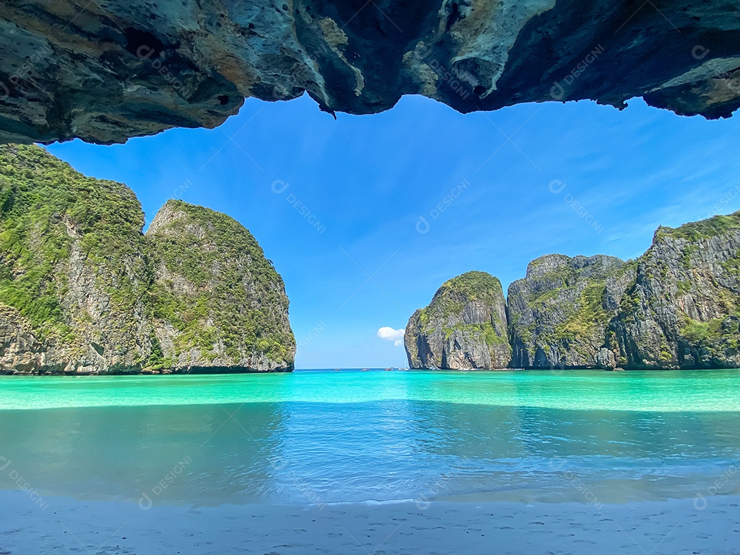 Belas paisagens da praia de Maya Bay na ilha de Phi Phi, Krabi, Tailândia. Marco, destino Sudeste Asiático Viagens, férias e conceito de férias