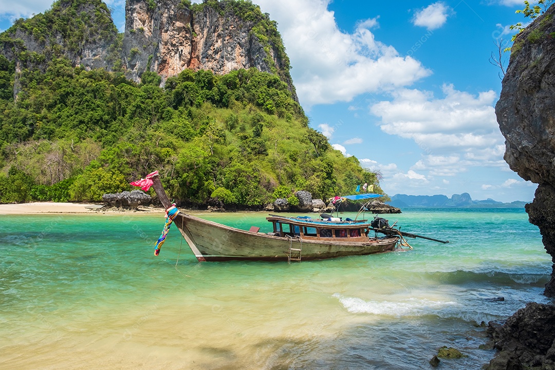 barco longtail na ilha de Koh phakbia, Krabi, Tailândia. marco, destino Asia Travel, férias e conceito de férias