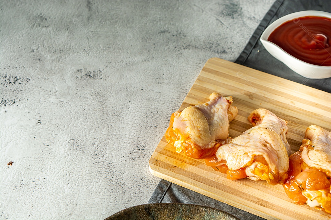 coxinha de frango com temperos e molho, vista superior