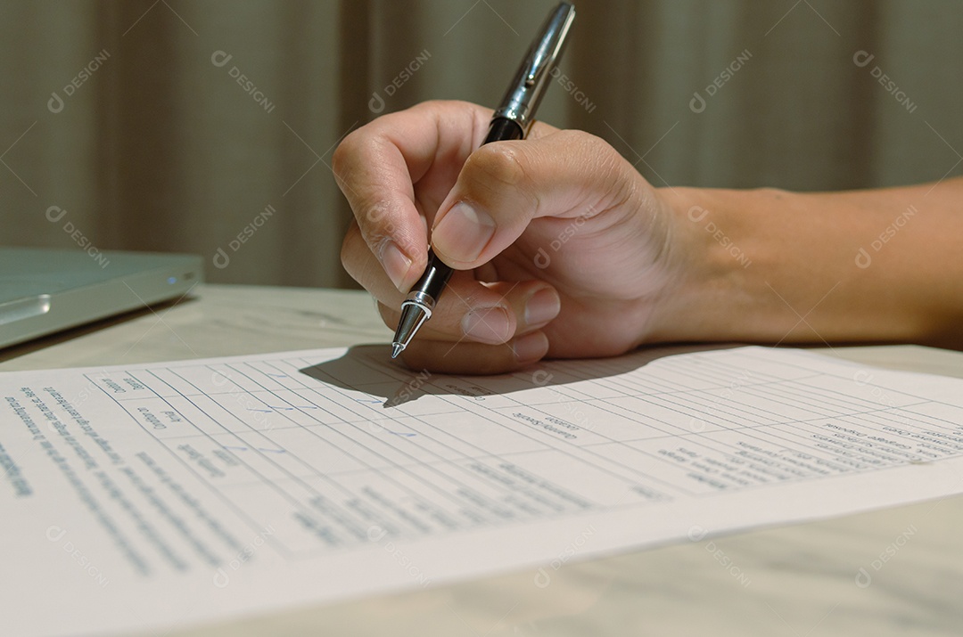 Documentos de avaliação de satisfação comercial Classificação de competência usando uma marca de seleção