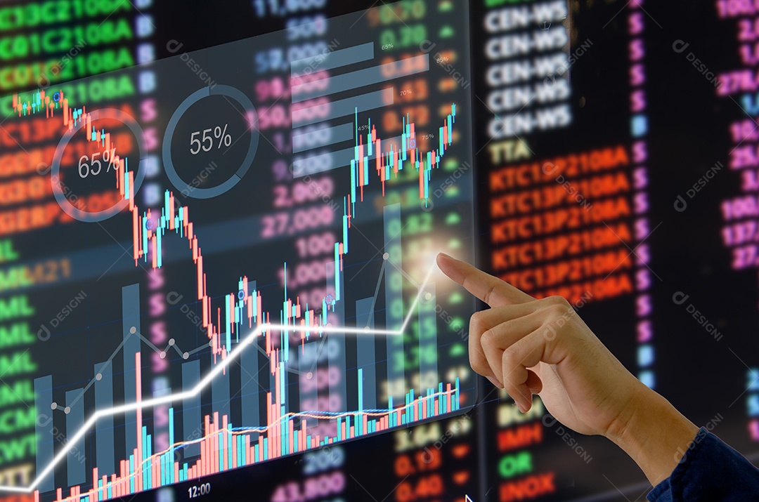Mão de empresário tocando na tela virtual. mercado de ações ou gráficos de negociação, gráficos com ideias de investimento financeiro