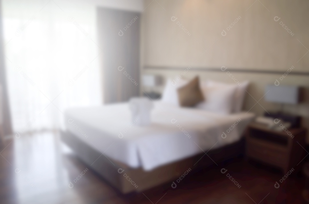 Interior do quarto desfocado desfocado para segundo plano.