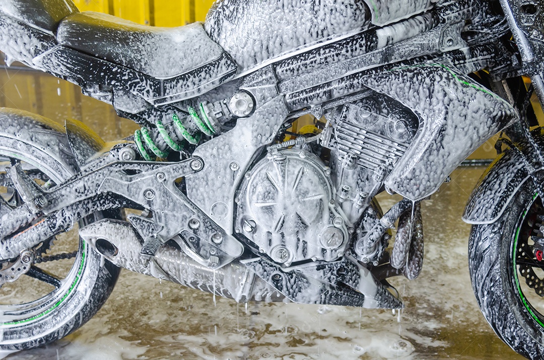 Lavagem de motocicleta de limpeza de espuma de bolha
