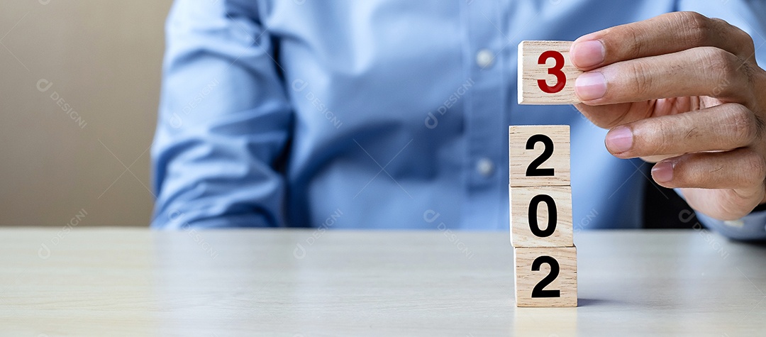 bloquear o texto de 2023 na mesa. Resolução, estratégia, plano, objetivo, motivação, reinicialização, negócios e conceitos de férias de ano novo