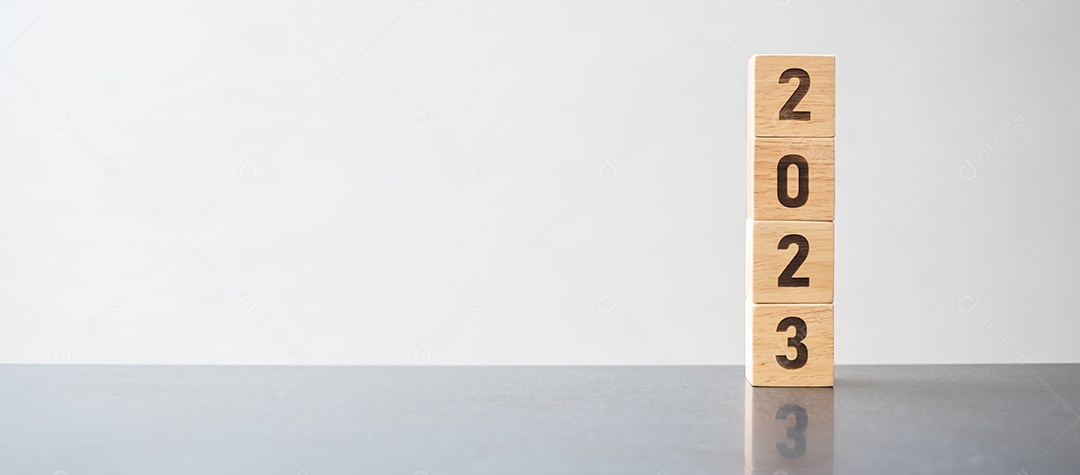 Bloco de 2023 anos na mesa. objetivo, resolução, estratégia, plano, início, orçamento, missão, ação, motivação e conceitos de feriado de ano novo