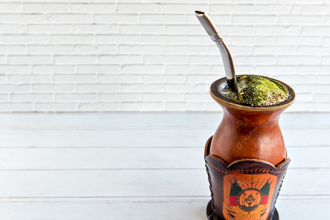 Chimarrão erva-mate (Ilex paraguariensis).