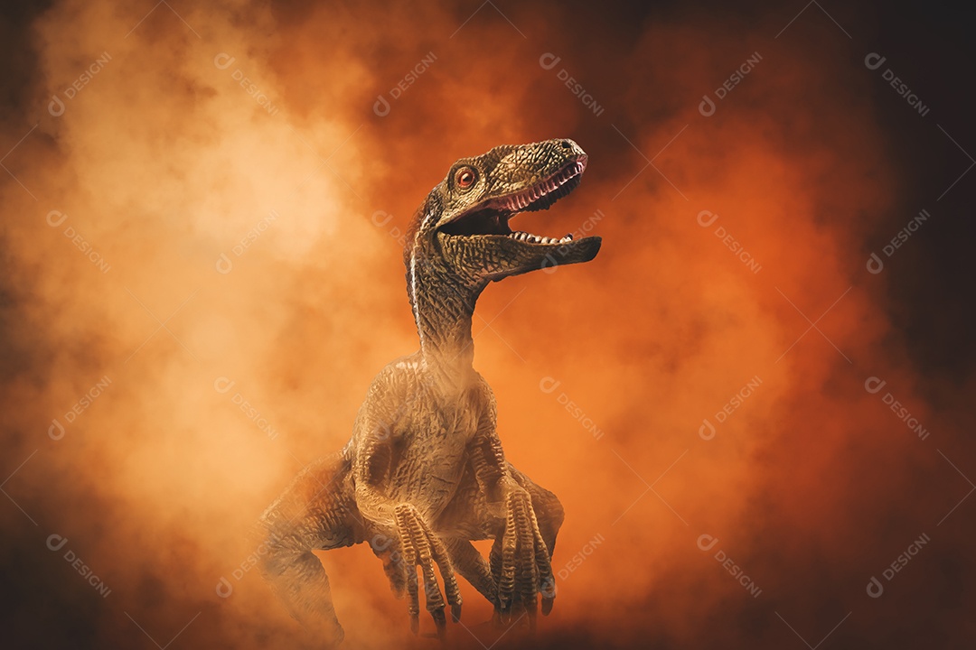 dinossauro, Velociraptor em fundo de fumaça
