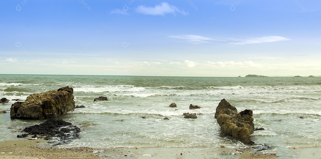 Panorama da manhã do mar. Composição horizontal tropical