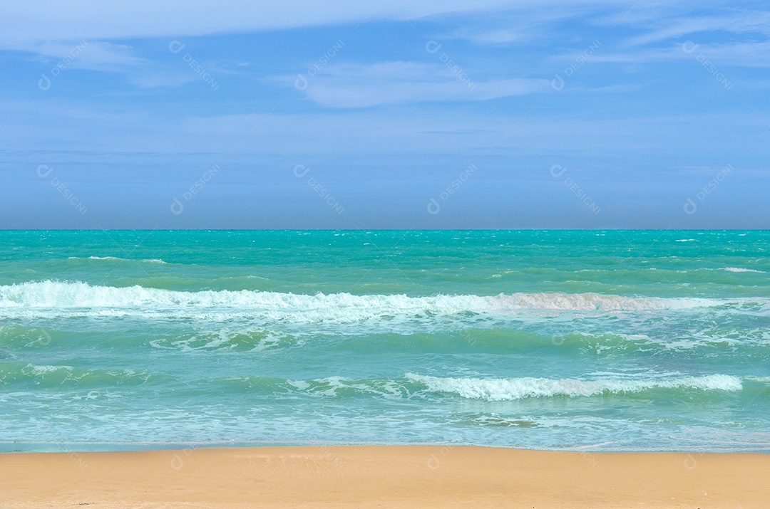 Mar praia céu azul areia sol luz do dia relaxamento paisagem