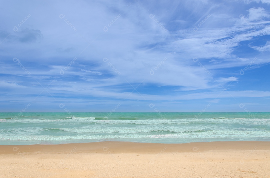 Mar praia céu azul areia sol luz do dia relaxamento paisagem