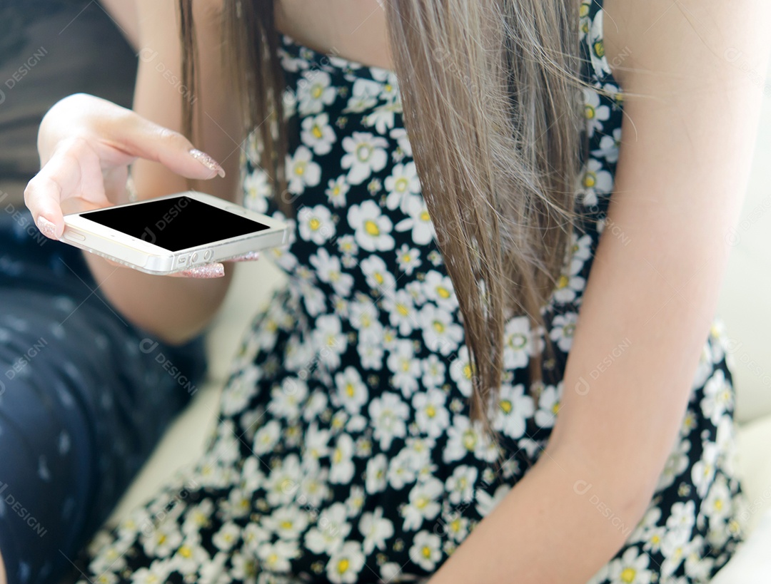 telefone inteligente na mão.