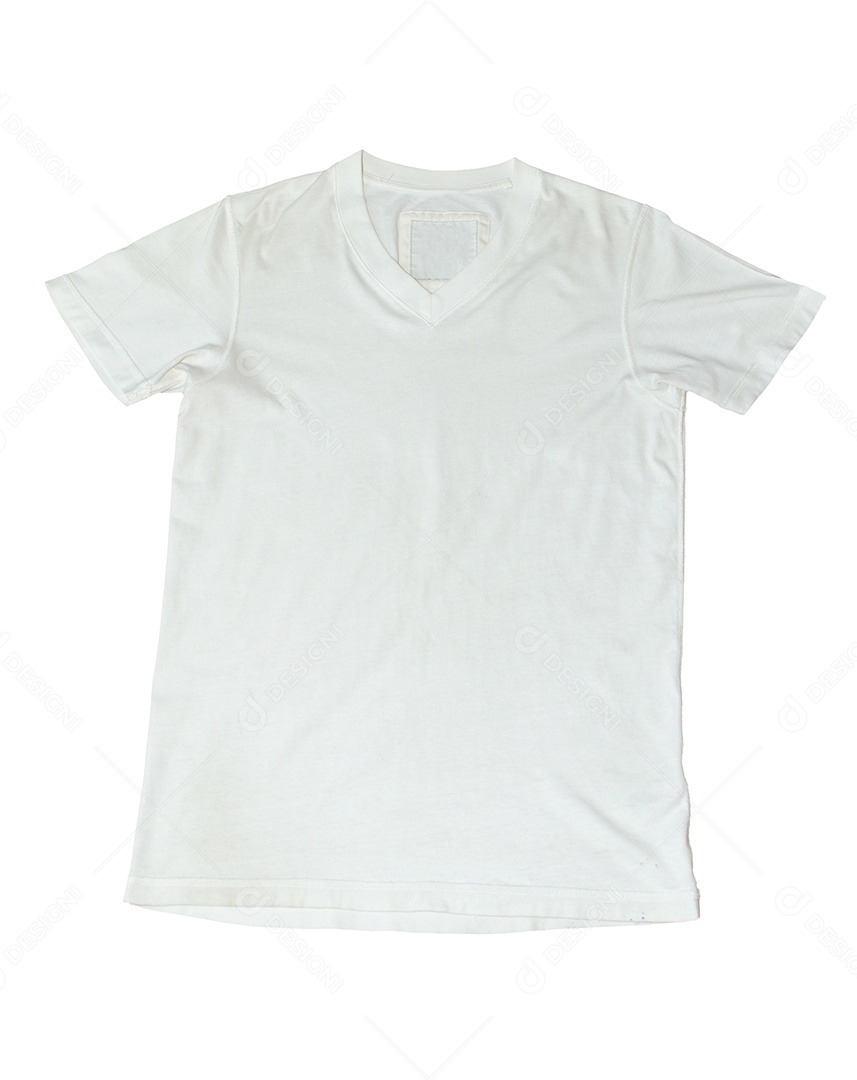 T-shirt branca isolada no fundo branco.