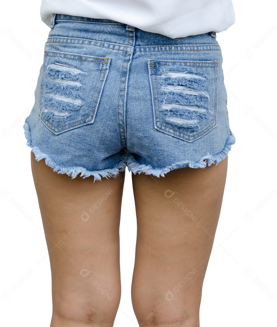 Shorts jeans isolado no fundo branco.