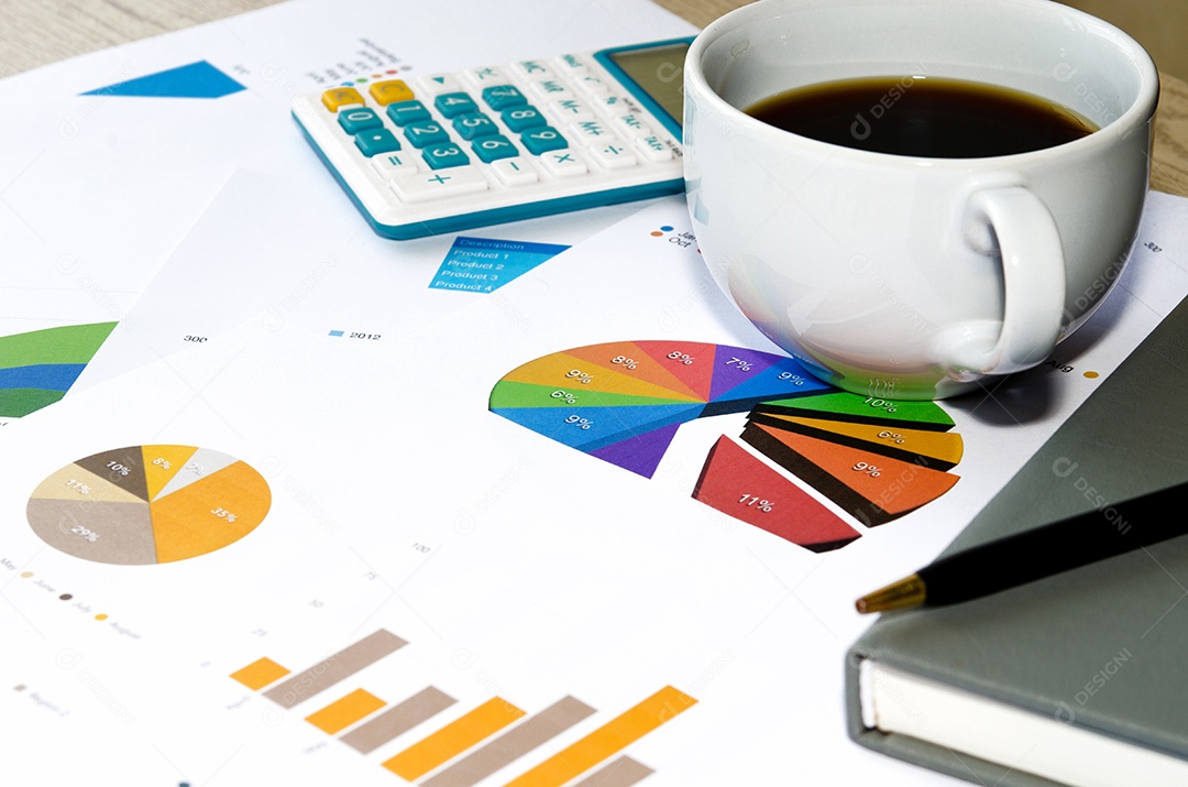 Gráficos, gráficos, tabela de negócios. O local de trabalho dos negócios