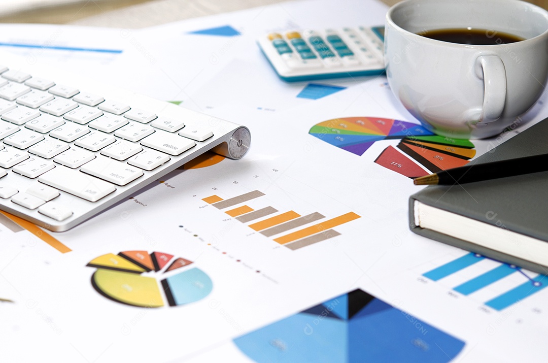 Gráficos, gráficos, tabela de negócios. O local de trabalho dos negócios