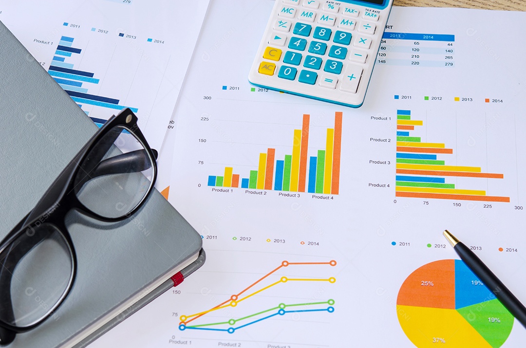 Documentos financeiros, livro e material de escritório