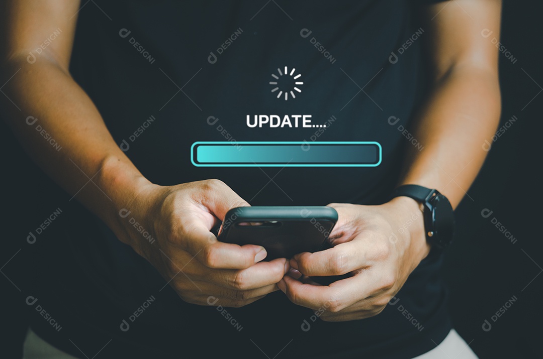 Mão segurando o conceito de tela virtual do aplicativo de sistema de software de atualização on-line de comunicação de tecnologia digital de smartphone móvel.