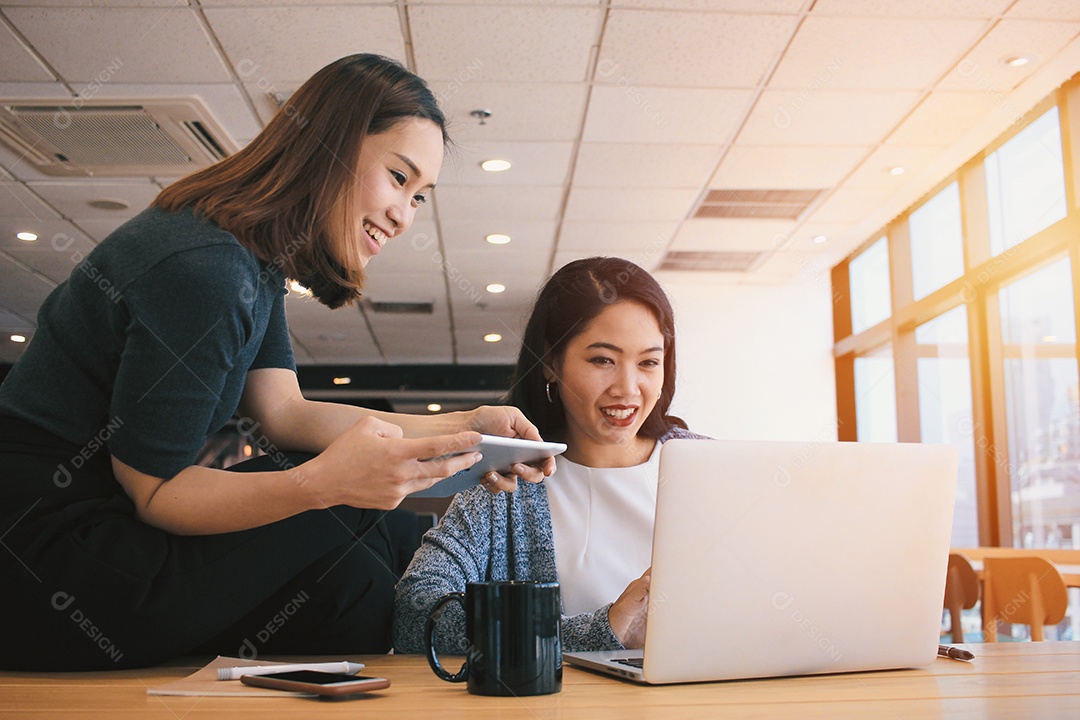 Mulher asiáticas influenciadoras