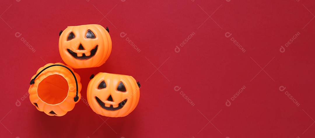 Estilo plano leigo do conceito de festa de halloween com plasti decorativo