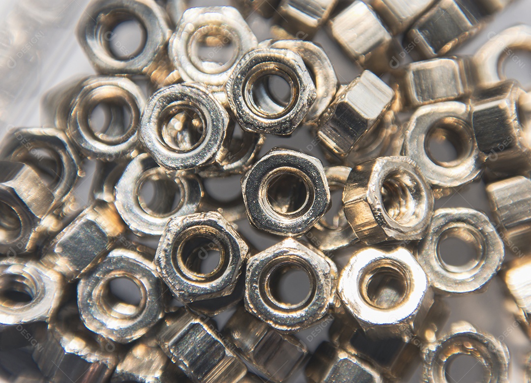 Pilha de porca de metal no fundo, Fechar macro com foco seletivo