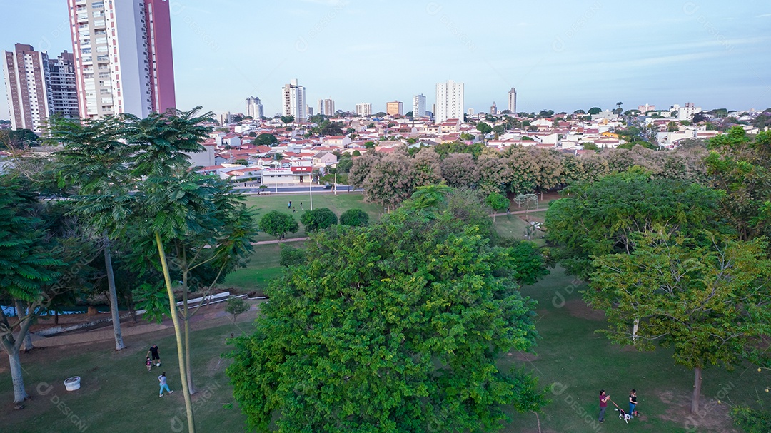 lindas casas modernas em condomínio fechado em Indaiatuba, São Paulo, Brasil. Casas residenciais. Vista aérea