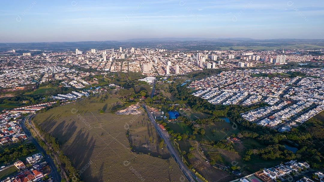 lindas casas modernas em condomínio fechado em Indaiatuba, São Paulo, Brasil. Casas residenciais. Vista aérea