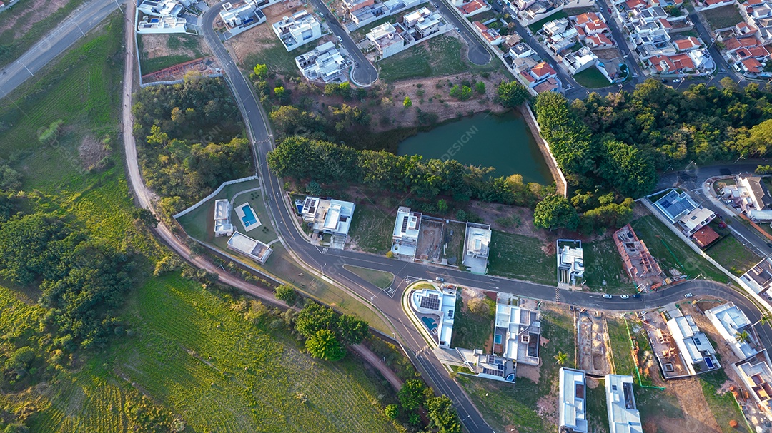 lindas casas modernas em condomínio fechado em Indaiatuba, São Paulo, Brasil. Casas residenciais. Vista aérea