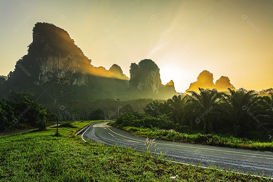 Paisagem de montanha na província de krabi, Tailândia