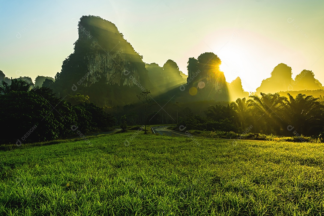 Paisagem de montanha na província de krabi, Tailândia