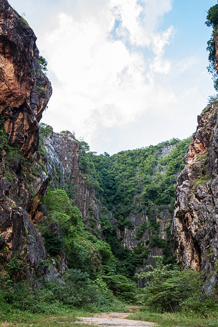 paisagem de vale na província de Phatthalung, sul da Tailândia.