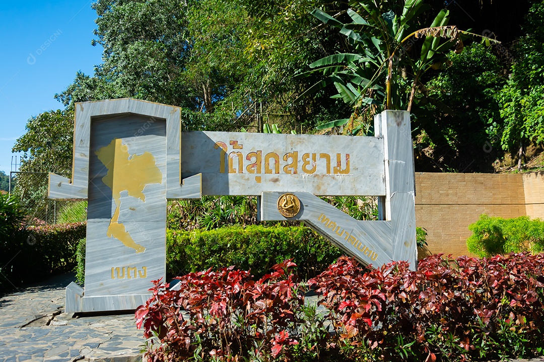 Sinal que mostra o ponto mais meridional da Tailândia em Betong,