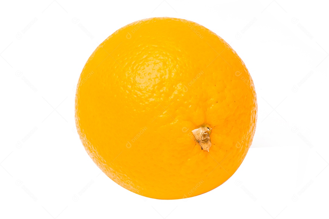 Fruta laranja em fundo branco.