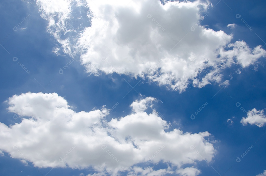 céu azul com nuvem closeup