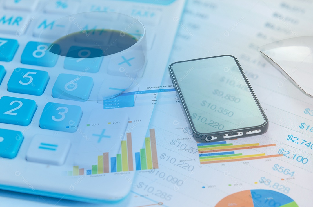 uma calculadora está em um balanço números são estatísticas.