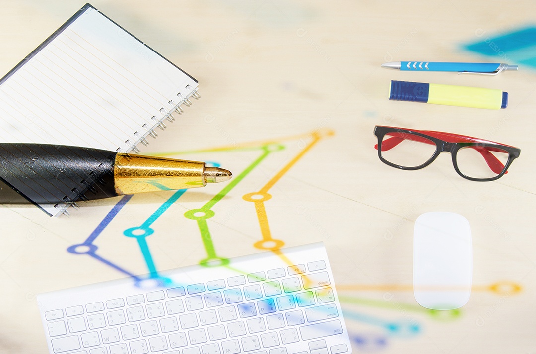 papéis financeiros, computador e material de escritório conceito de negócio