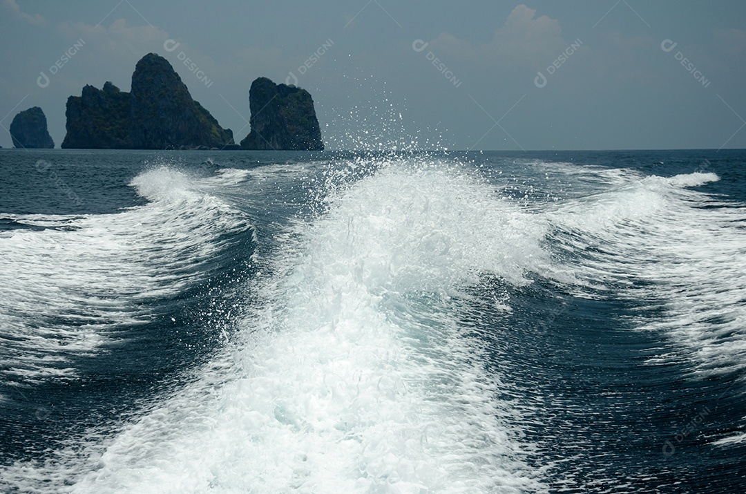 Ressaca do oceano do navio de cruzeiro