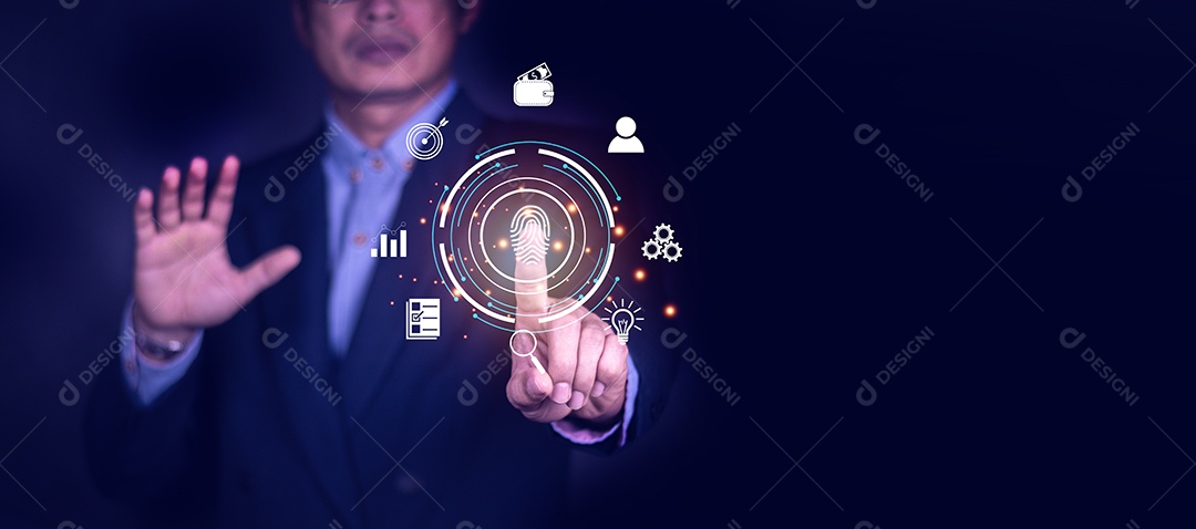 Homem de negócios que usa o telefone móvel esperto. Internet global de negócios