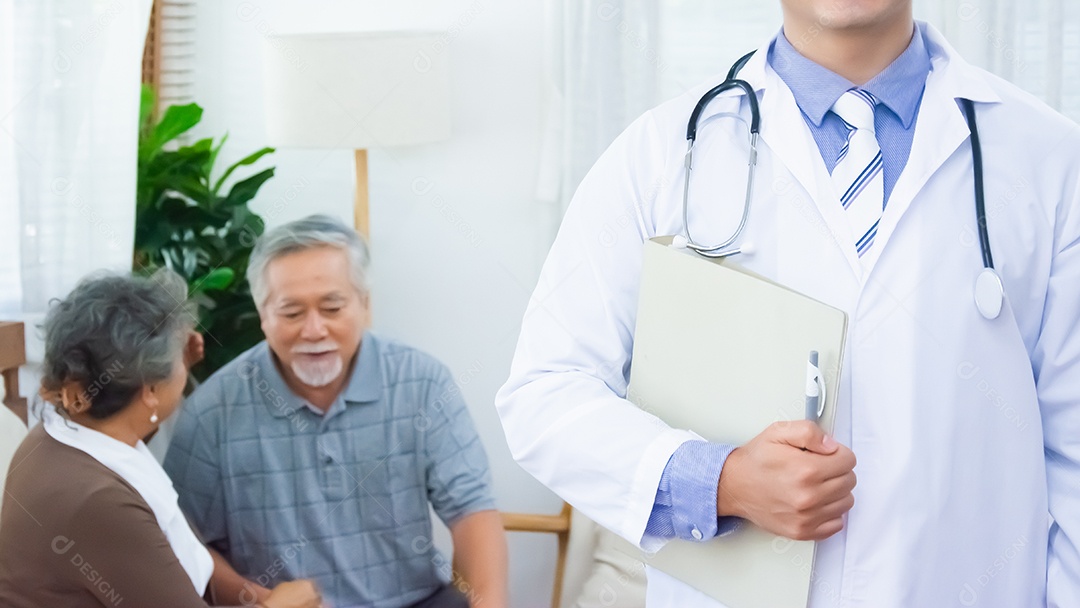 conceito de saúde e médico com estetoscópio na mão