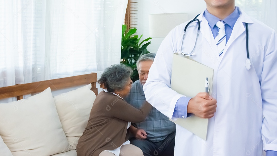 conceito de saúde e médico com estetoscópio na mão